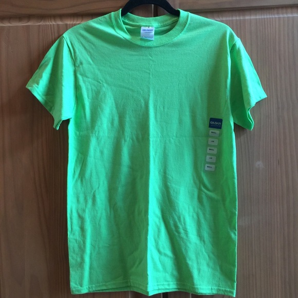 Gildan Other - 3/$20 Gildan Unisex Tee